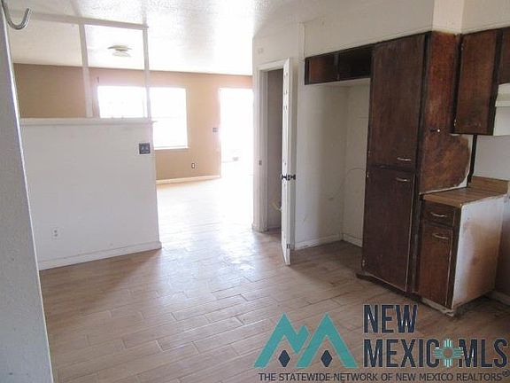 5th image of 612 E Sunset Dr