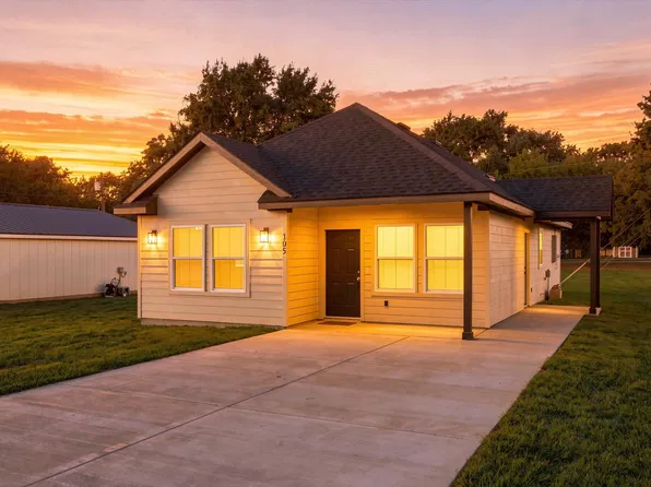 105 Oak Ridge Rd, Mabank, TX 75156