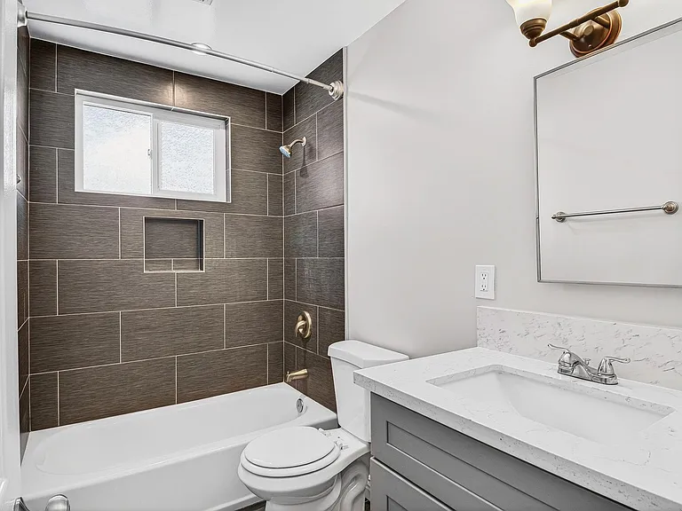 1831 Lime Ave — Photo 15