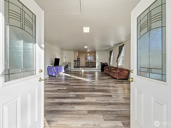 3rd image of 856 NW Folsom Street