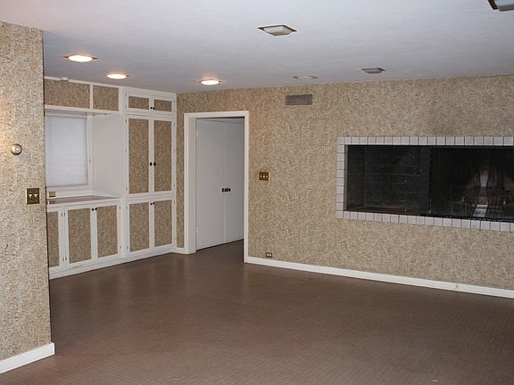 5th image of 7356 N Caran Ave