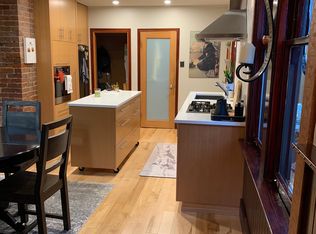 147 Saint Lawrence St, Victoria, BC V8V 1X9