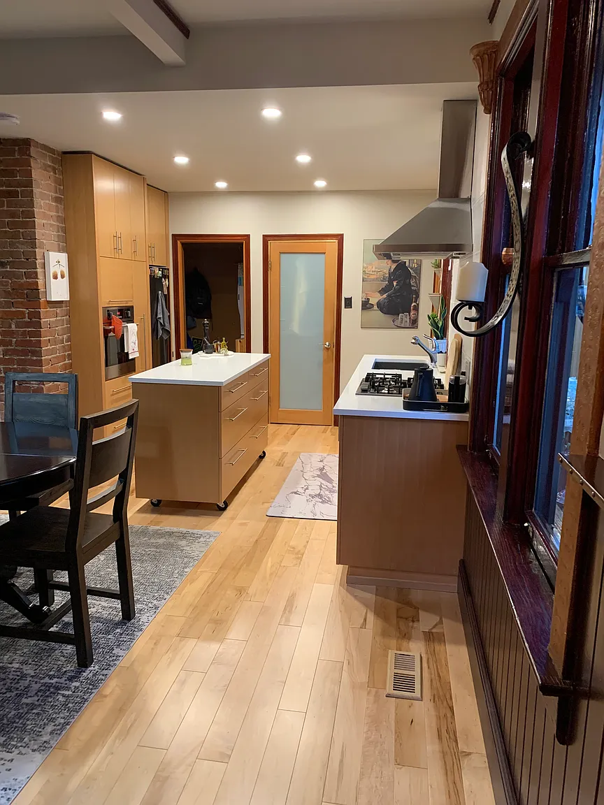 147 Saint Lawrence St photo 1