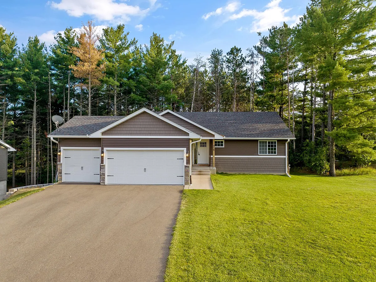 Former model home is now for rent ! - 316 Evergreen Dr