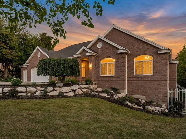 713 W Springwood Dr, Farmington, UT 84025