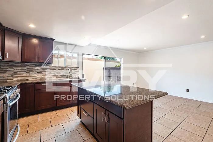 9781 Karmont Ave — Photo 10