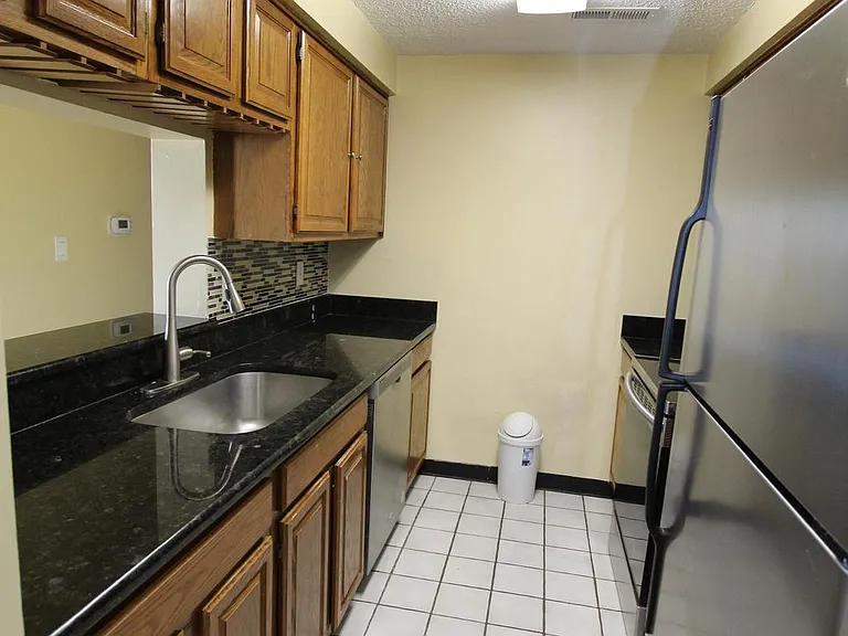2002 Ravens Crest Dr — Photo 24