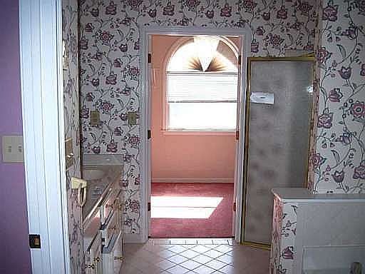 Horrendous wallpaper is gone