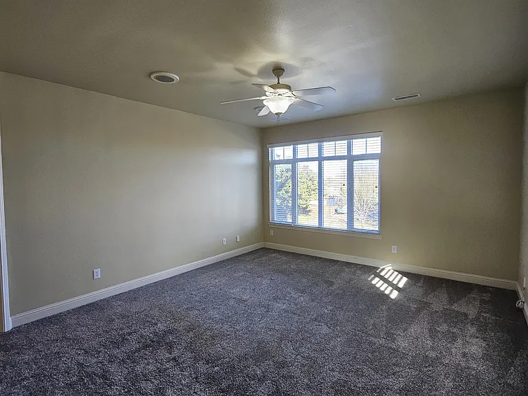 2505 Cambridge Dr — Photo 10