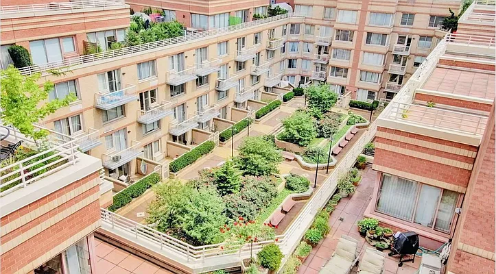 Rented by Level Group | media 4