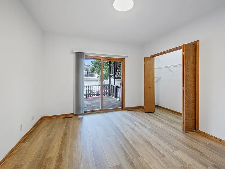 2340 N Greenview Ave #1 — Photo 8