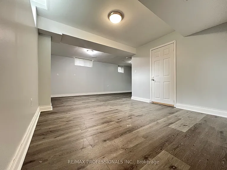 110 Springview Dr — Photo 23
