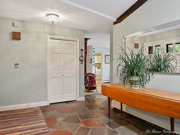 4th image of 189 Ash St