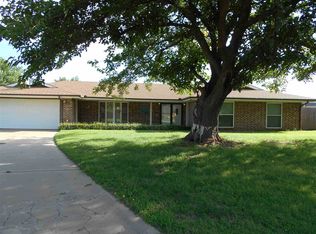 701 Sunnybrook Ln, Enid, OK 73703