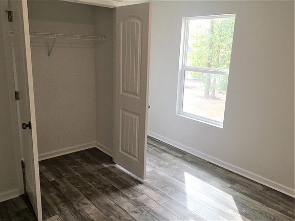 4th image of 2301 Butternut Dr