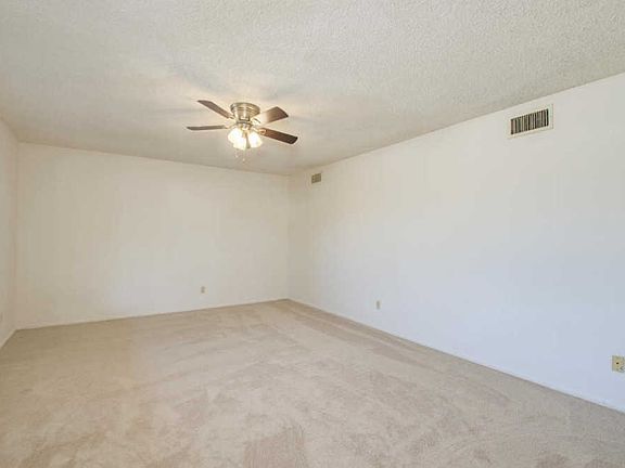 5th image of 1285 E Delano Dr
