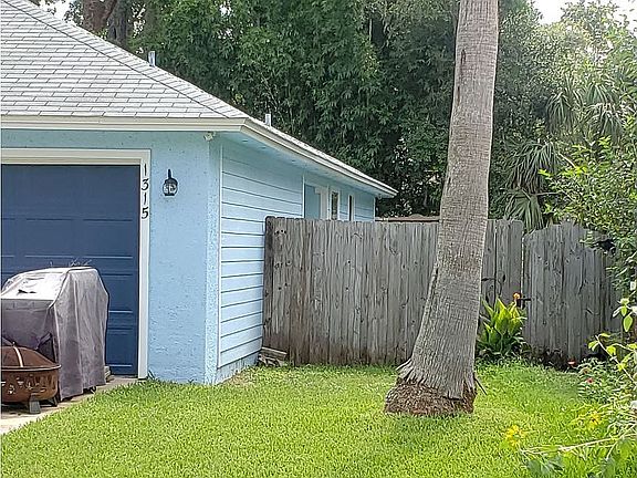 4th image of 1315 Jasmine St