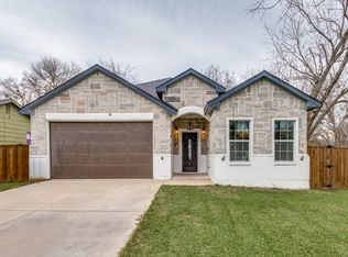 908 E Decatur St, Ennis, TX 75119