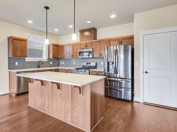 4th image of 28919 SW Geneva Loop