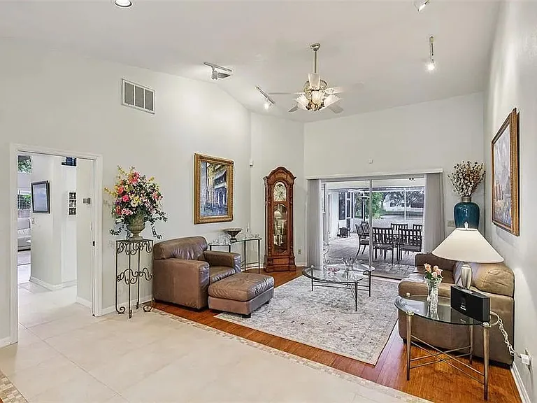 3158 Shoreline Dr — Photo 4
