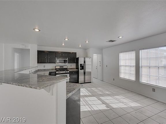4th image of 6474 Elizabethtown Ave