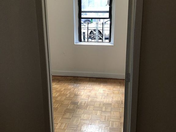 3rd image of 2168 35th St APT 1F