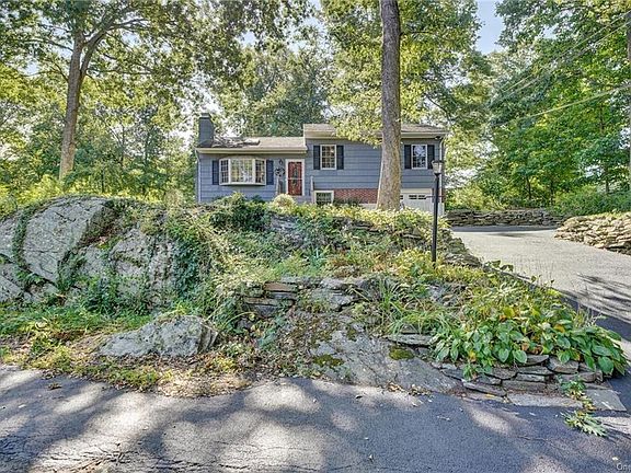 3rd image of 430 Woodland Dr
