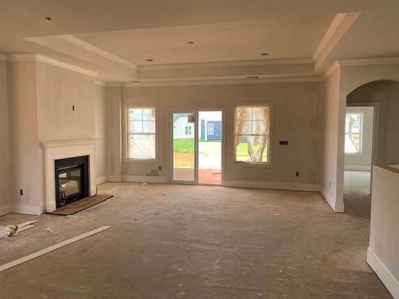 5th image of 179 Spyglass Ln