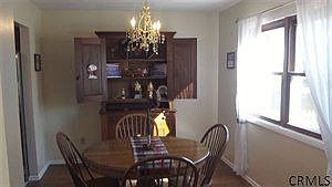 5th image of 40 Huntwood Dr