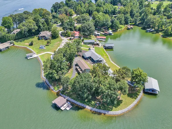 192 Twin Coves Dr, Moneta, VA 24121