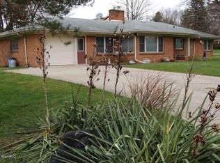 705 Shawmut Blvd NW, Grand Rapids, MI 49504