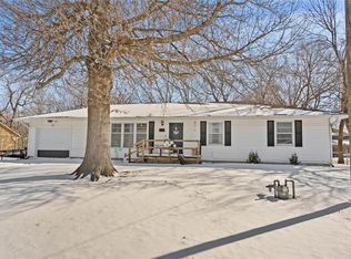 19865 S Chestnut St, Spring Hill, KS 66083