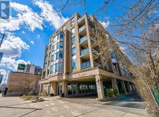 5940 Yonge St #215, Toronto, ON M2M 4M6