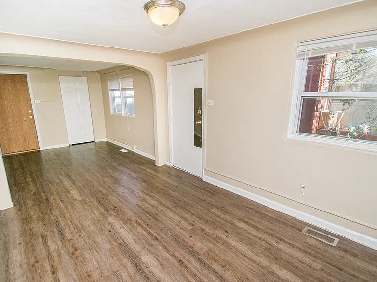 2542 Humboldt St. — Photo 8