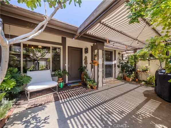 25786 Vista Fairways Dr, Santa Clarita, CA 91355