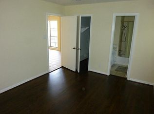 7250 Roos Rd, Houston, TX 77074