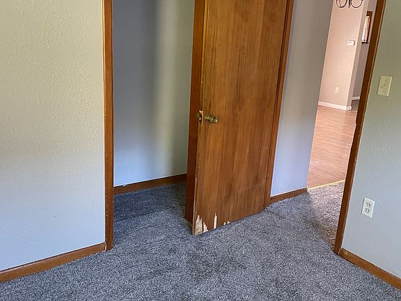 5th image of 823 Gypsum Ave