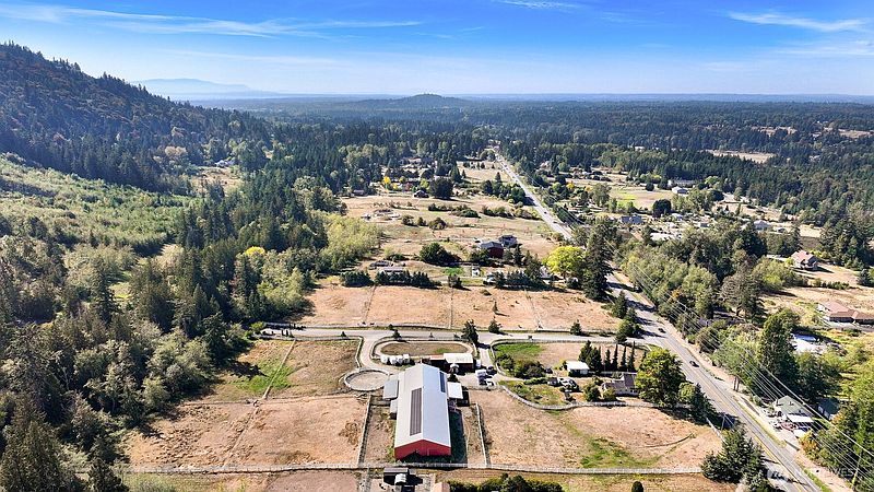 3rd image of 2045 Mt Baker Hwy