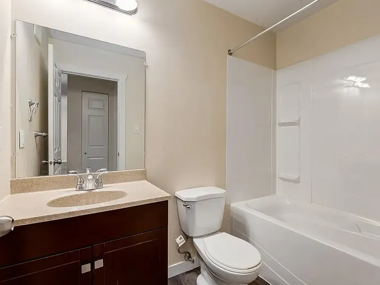 7315 Yellowhead Trl NW — Photo 13