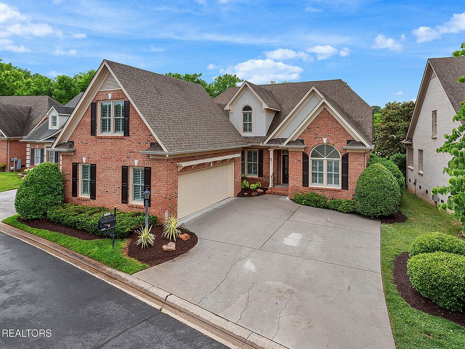 1st image of 1105 Highgrove Garden Way