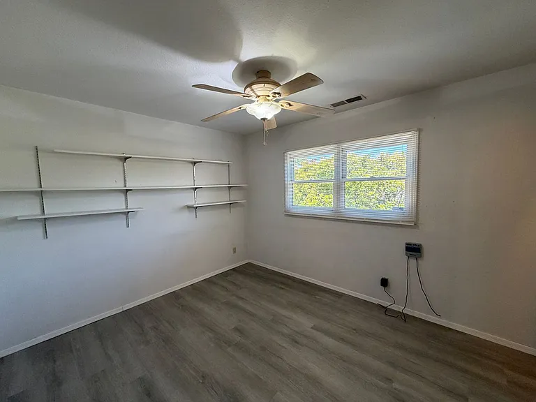 337 Glorieta St NE — Photo 9
