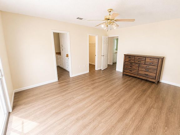 5th image of 111 Trenton Ave