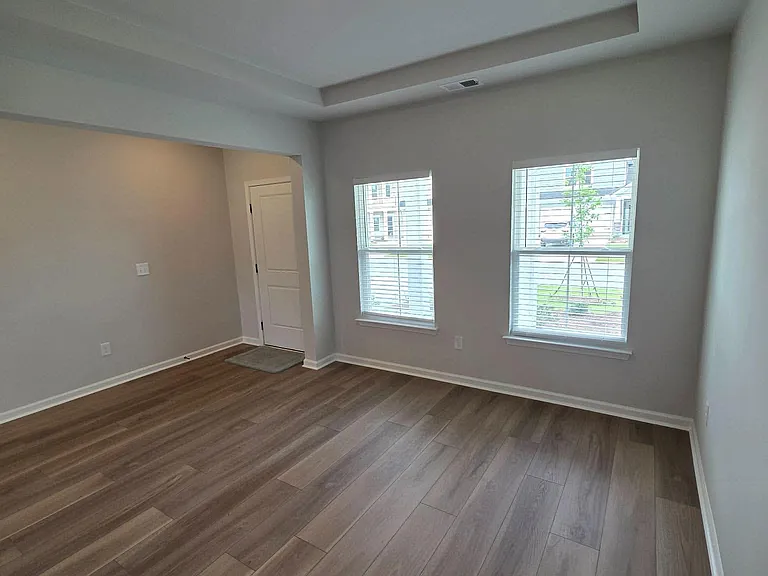 421 Sea Breeze Way — Photo 3