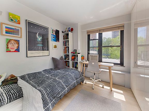 5th image of 413 Grand St APT F107