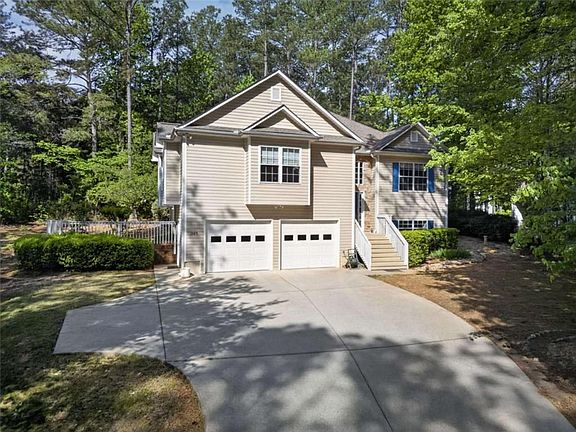 2nd image of 1349 Southgate Dr