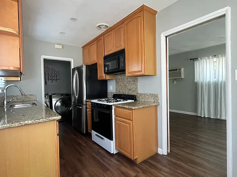 2375 Wilma Ave — Photo 19