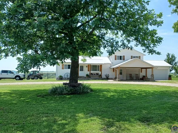 29005 S Adams Rd, Lyndon, KS 66451