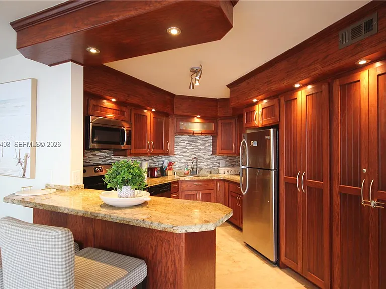 5161 Collins Ave #1004 — Photo 7