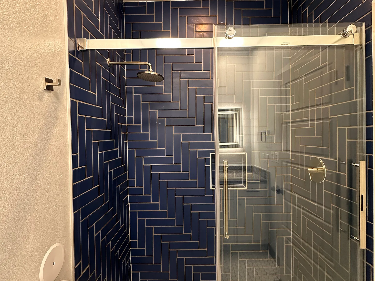 2 bed, 1000 sqft, $1,495 — Photo 3