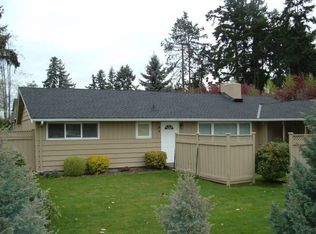 9720 NE 24th St, Clyde Hill, WA 98004